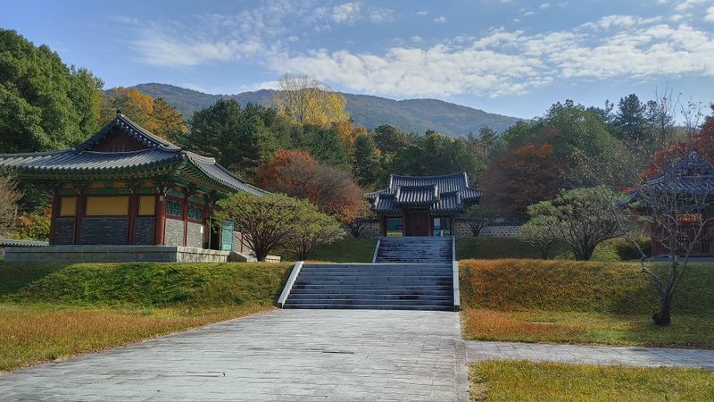 파일:충민사.jpg